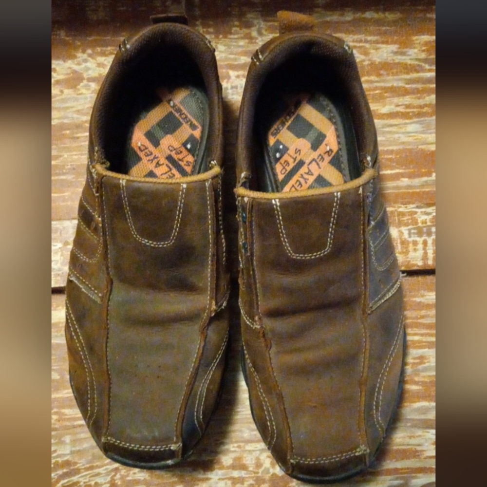 Skechers leather Slip On Mens Shoes Size 8